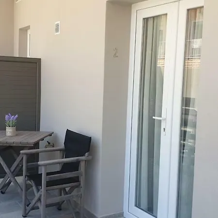 Chriselia 2 Lejlighed *